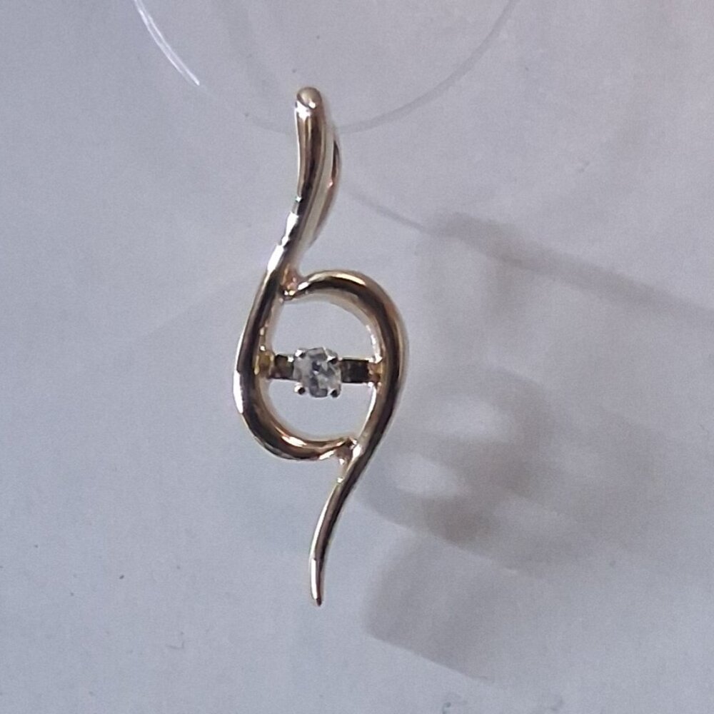 Ladies 14k yellow gold diamond pendant